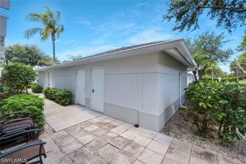 1340 Charleston Square Dr 101, Naples FL - photo 21 of 33