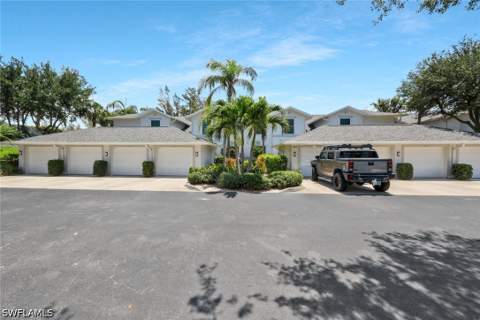 1340 Charleston Square Dr 101, Naples FL - photo 22 of 33