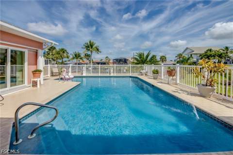 2105 SW 53rd Ter, Cape Coral FL - photo 17 of 40