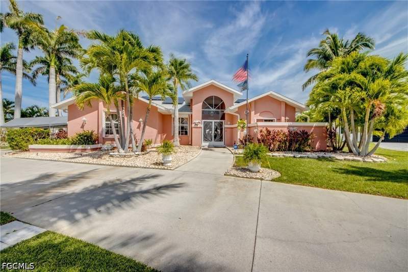 3 bedroom SingleFamilyResidence at 2105 SW 53rd Ter, Cape Coral, Cape Coral — photo 2