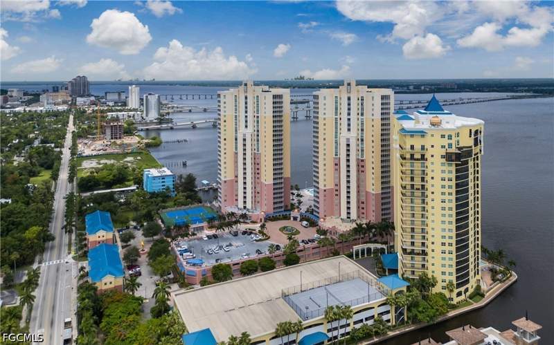 3 bedroom Condominium at 2743 1st St 704, Riviera, Fort Myers — photo 3