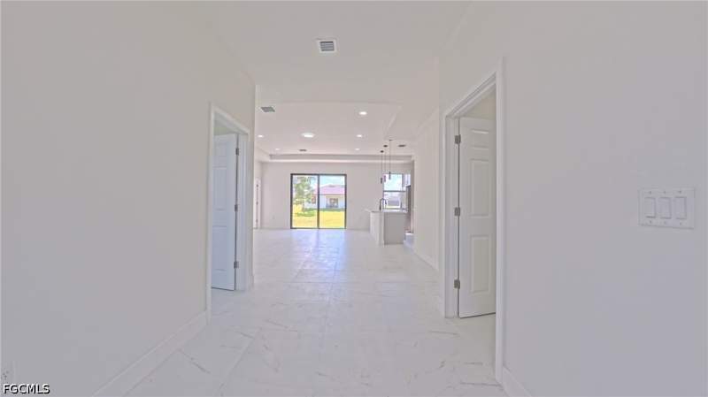 3 bedroom SingleFamilyResidence at 2907 Colin Ave S, Lehigh Acres, Lehigh Acres — photo 4