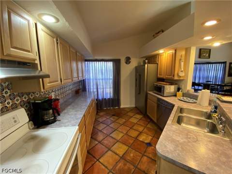 19966 Lake Vista Cir, Lehigh Acres FL - photo 9 of 20