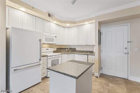 2825 Palm Beach Blvd 203, Fort Myers FL - photo 6 of 39