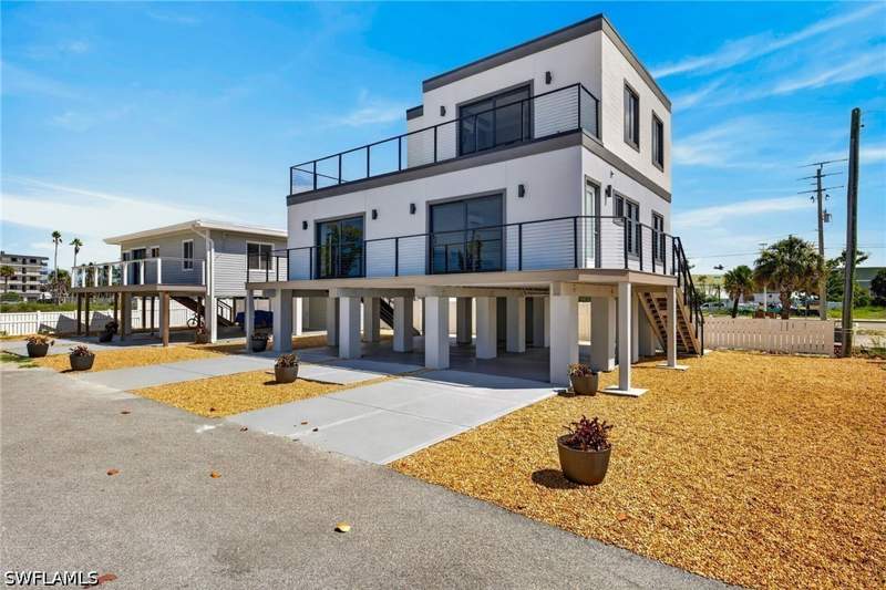 4 bedroom Condominium at 71 Mango St, Seagrape, Fort Myers Beach — photo 4