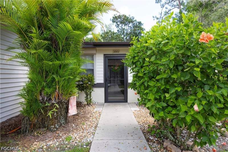 1 bedroom Attached at 1001 Pine Isle Ln 1001, Boca Ciega Village, Naples — photo 2