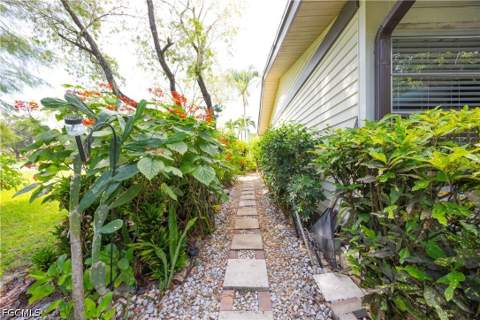 1001 Pine Isle Ln 1001, Naples FL - photo 23 of 34