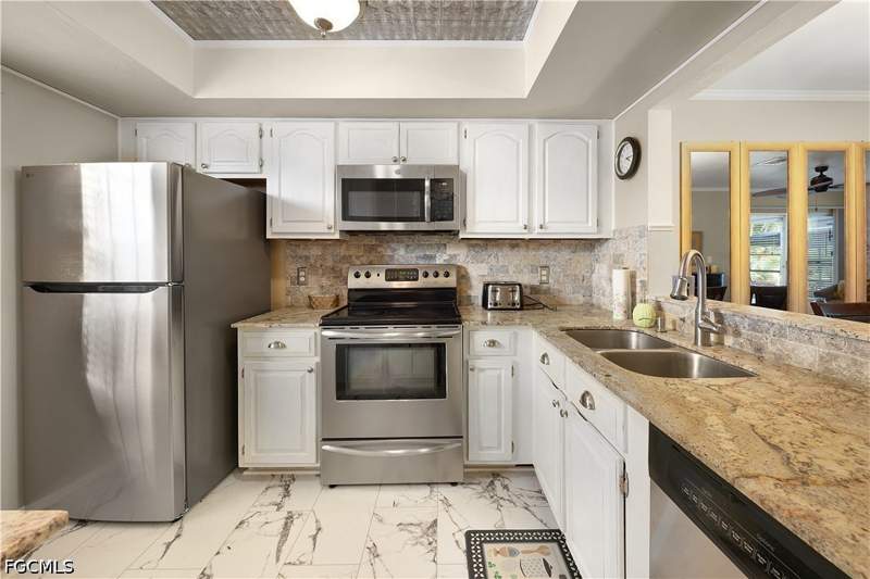 1 bedroom Attached at 1001 Pine Isle Ln 1001, Boca Ciega Village, Naples — photo 5