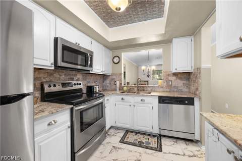 1001 Pine Isle Ln 1001, Naples FL - photo 7 of 34
