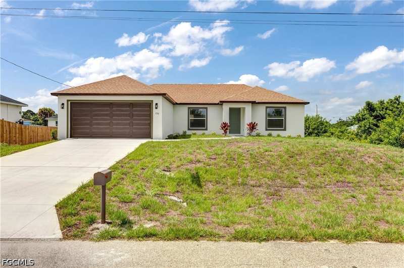 3 bedroom SingleFamilyResidence at 726 Camilla St E, Lehigh Acres, Lehigh Acres — photo 1