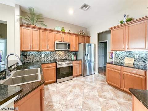 605 Grand Rapids Blvd, Naples FL - photo 7 of 22