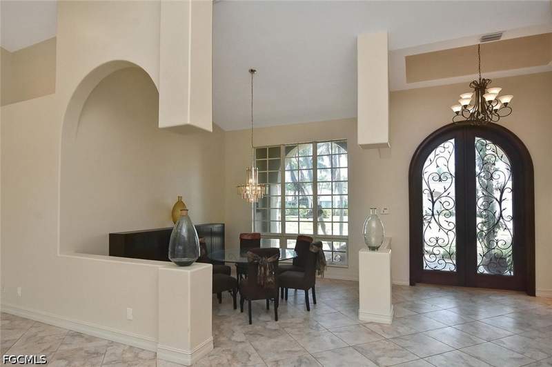 4 bedroom SingleFamilyResidence at 2808 SW 33rd Ter, Cape Coral, Cape Coral — photo 4