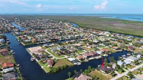 2808 SW 33rd Ter, Cape Coral FL - photo 6 of 44