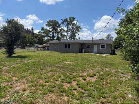 2199 Wyandotte Ave, Alva FL - photo 7 of 23