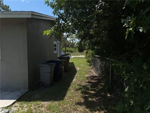 2199 Wyandotte Ave, Alva FL - photo 8 of 23