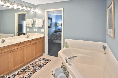 10021 Lake Cove Dr 101, Fort Myers FL - photo 16 of 50