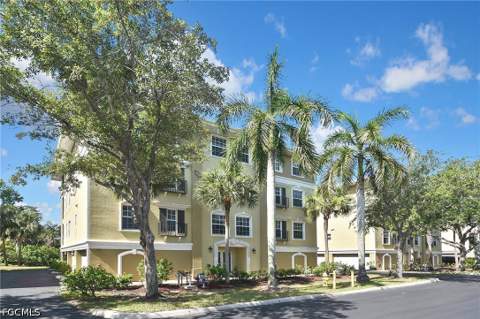 10021 Lake Cove Dr 101, Fort Myers FL - photo 8 of 50