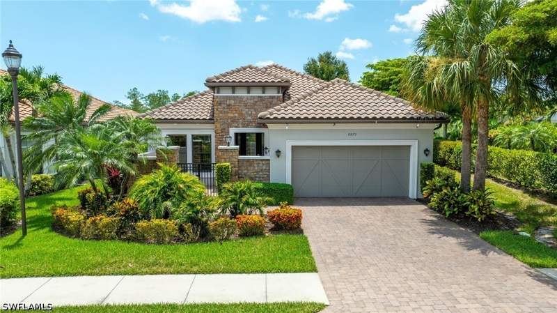 3 bedroom SingleFamilyResidence at 8879 Vaccaro Ct, Esplanade, Naples — photo 2