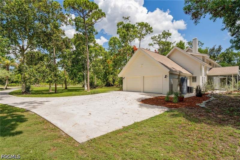 4 bedroom SingleFamilyResidence at 15180 Briar Ridge Cir, Briar Ridge, Fort Myers — photo 4