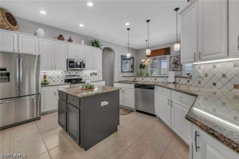2111 Grove Dr, Naples FL - photo 6 of 15