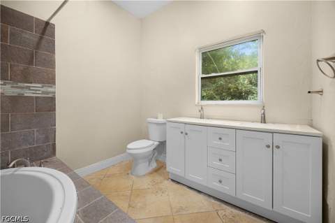 7823 Marx Dr, North Fort Myers FL - photo 17 of 27
