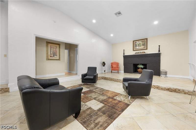 4 bedroom SingleFamilyResidence at 7823 Marx Dr, Suncoast Estates Unrec, North Fort Myers — photo 4