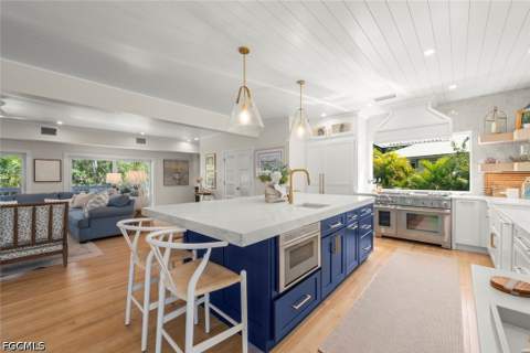 1048 Kings Crown Dr, Sanibel FL - photo 11 of 50