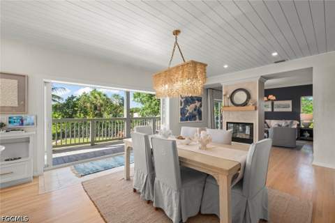 1048 Kings Crown Dr, Sanibel FL - photo 8 of 50