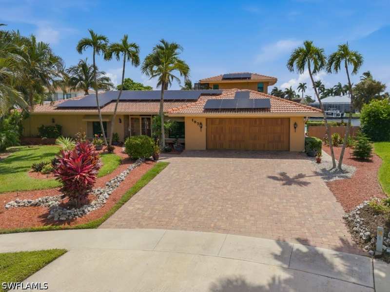 3 bedroom SingleFamilyResidence at 197 Gulfport Ct, Marco Island, Marco Island — photo 1