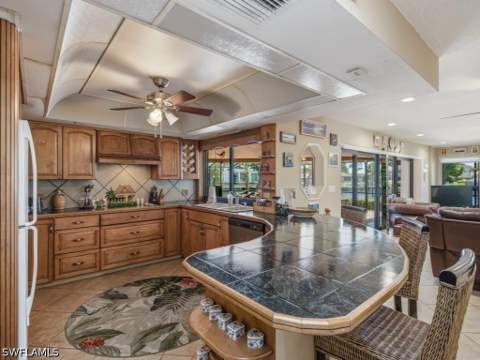 197 Gulfport Ct, Marco Island FL - photo 8 of 50