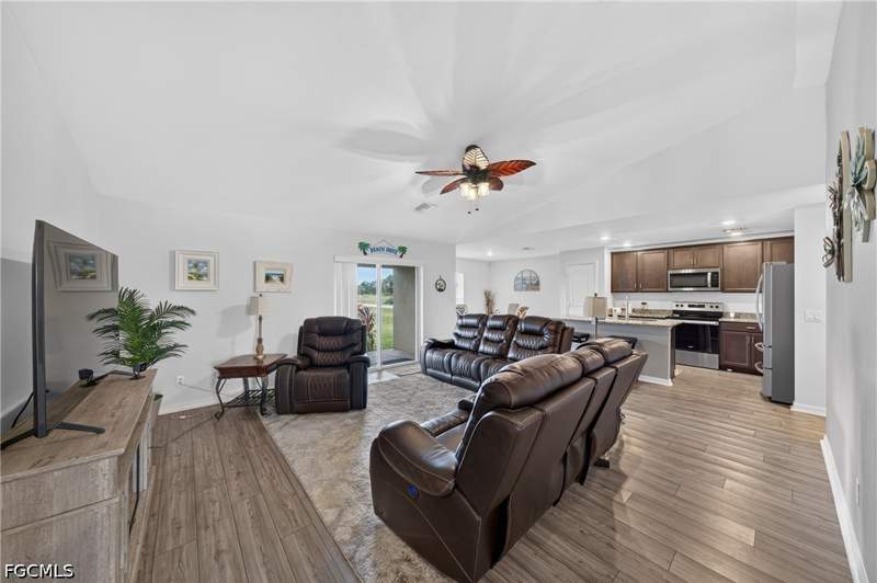 3 bedroom SingleFamilyResidence at 4060 NW 36th Ave, Cape Coral, Cape Coral — photo 2