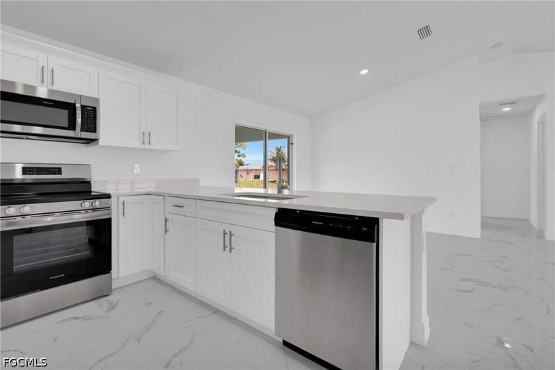 3 bedroom SingleFamilyResidence at 1808 NE 44th St, Cape Coral, Cape Coral — photo 5