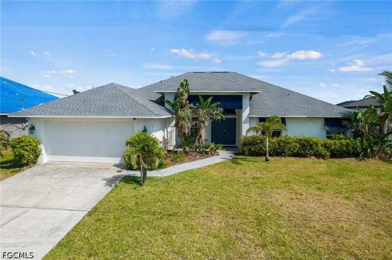 3 bedroom SingleFamilyResidence at 2101 SW 29th Ter, Cape Coral, Cape Coral — photo 1
