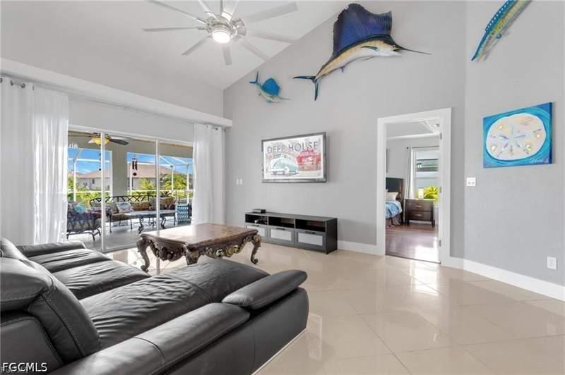 3 bedroom SingleFamilyResidence at 2101 SW 29th Ter, Cape Coral, Cape Coral — photo 3