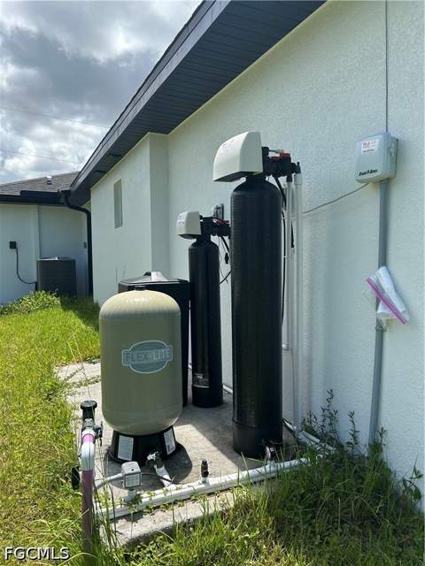 1534 NW 25th Ave, Cape Coral FL - photo 7 of 28