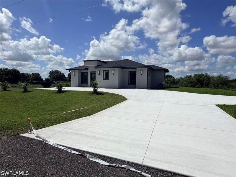 3 bedroom SingleFamilyResidence at 7655 7th Pl, Wheelers Subd, Labelle — photo 3