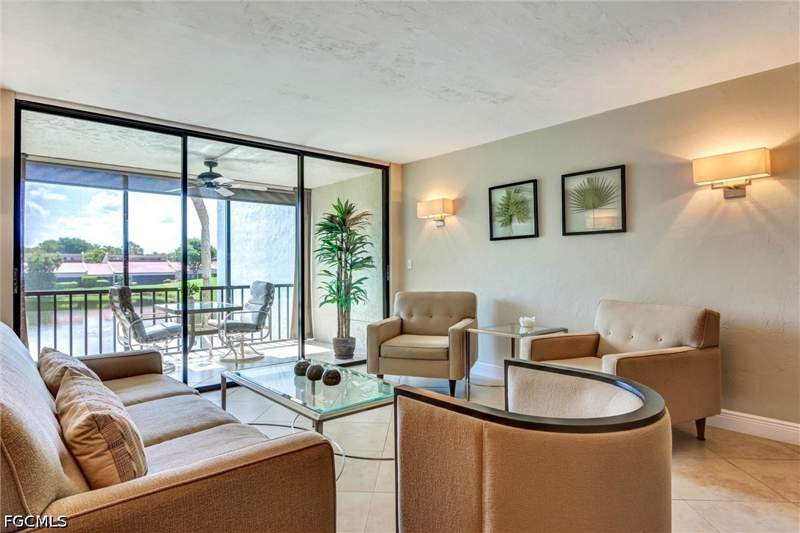 2 bedroom Condominium at 4574 Trawler Ct 202, Trawler Village, Fort Myers — photo 3