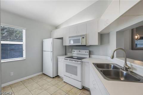 12131 Summergate Cir 203, Fort Myers FL - photo 14 of 28
