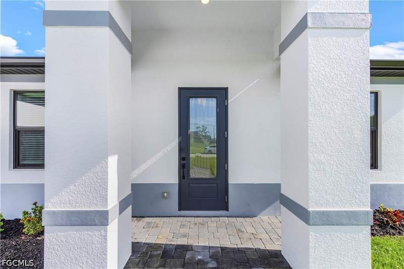 4 bedroom SingleFamilyResidence at 331 Nicholas Pkwy E, Cape Coral, Cape Coral — photo 3