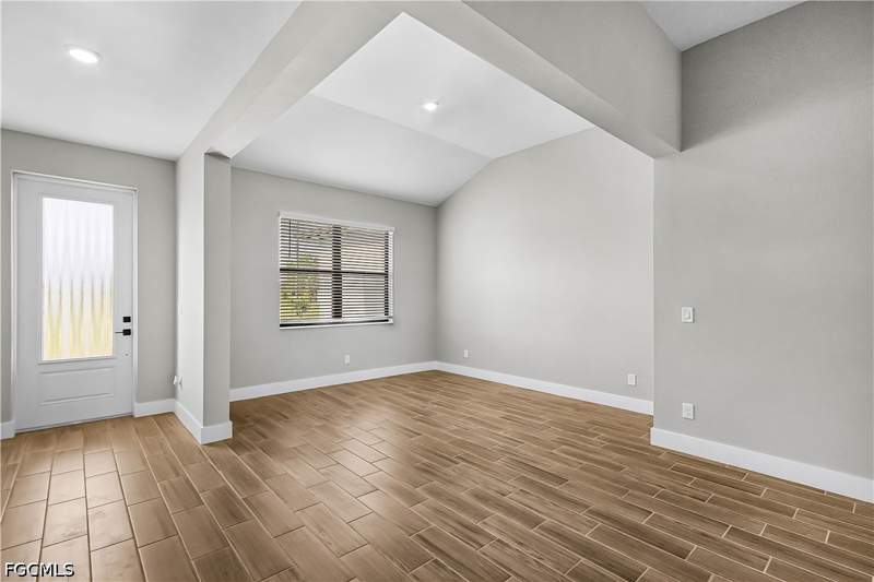 4 bedroom SingleFamilyResidence at 331 Nicholas Pkwy E, Cape Coral, Cape Coral — photo 5