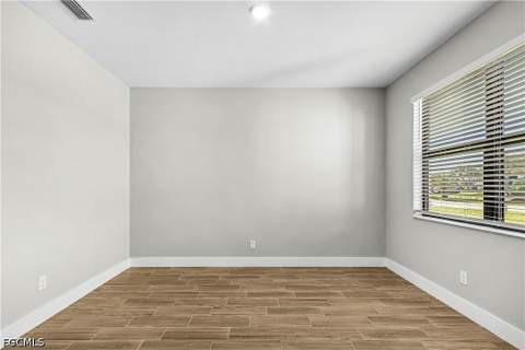 331 Nicholas Pkwy E, Cape Coral FL - photo 7 of 33