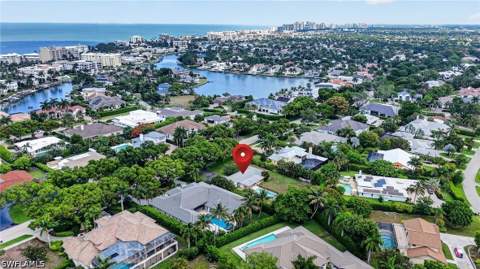 1608 Crayton Rd, Naples FL - photo 20 of 33