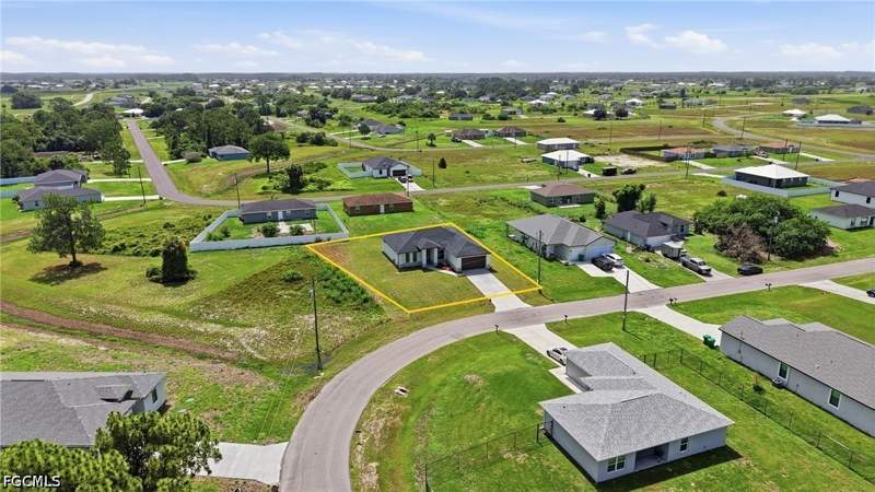 3 bedroom SingleFamilyResidence at 7019 Palpano Cir, Port Labelle, Labelle — photo 2