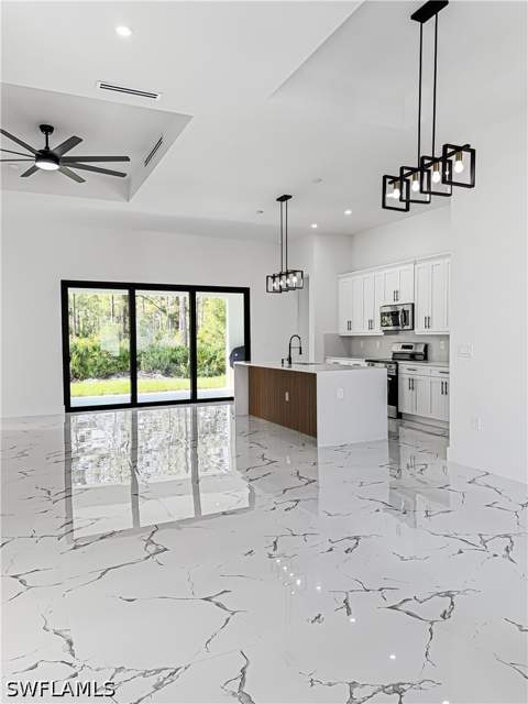 904 W 10th St, Lehigh Acres FL - photo 6 of 33