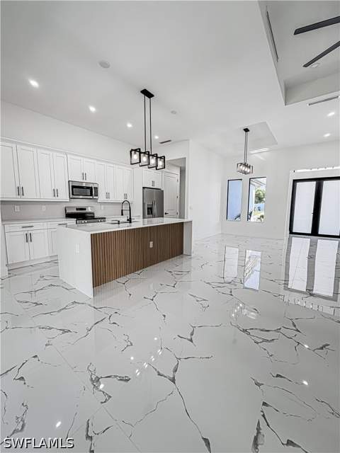 904 W 10th St, Lehigh Acres FL - photo 7 of 33