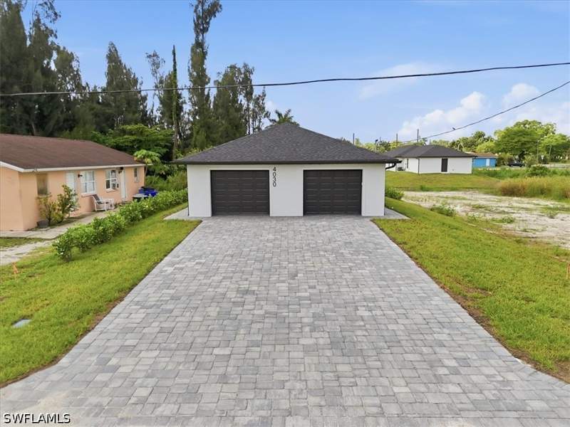 4 bedroom SingleFamilyResidence at 4030 Washington Ave, Delay Park, Fort Myers — photo 2