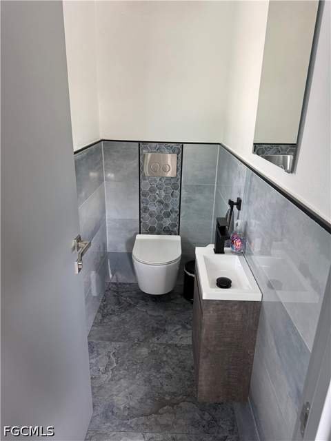 122 E North Shore Ave, North Fort Myers FL - photo 20 of 31