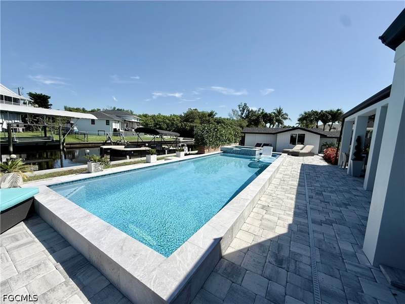 3 bedroom SingleFamilyResidence at 122 E North Shore Ave, North Fort Myers, North Fort Myers — photo 3