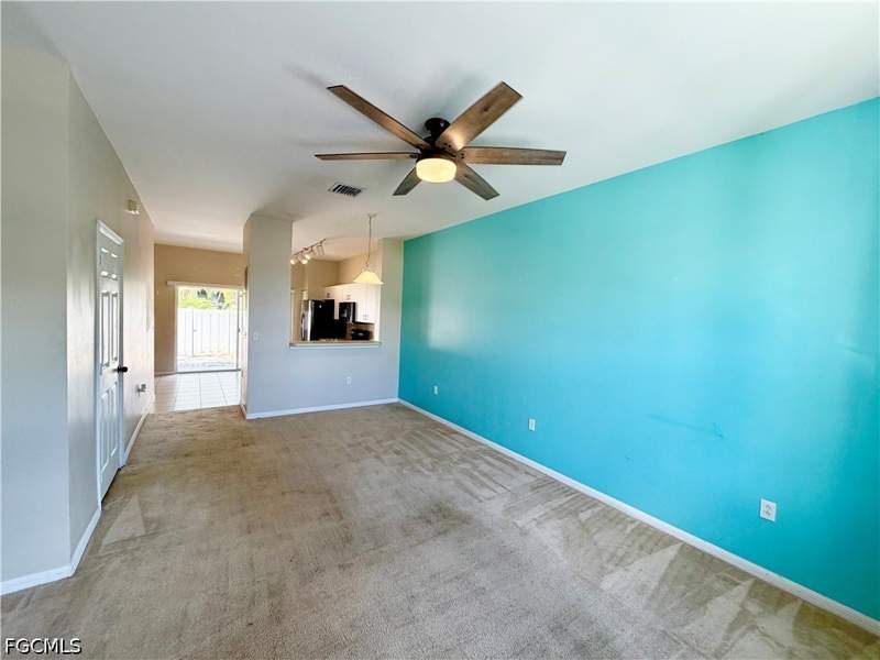 2 bedroom Townhouse at 3618 Pine Oak Cir 105, Forest Lake Townhomes, Fort Myers — photo 2