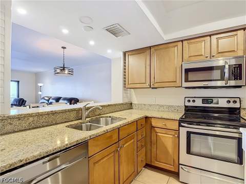 1901 Clifford St 1003, Fort Myers FL - photo 10 of 20